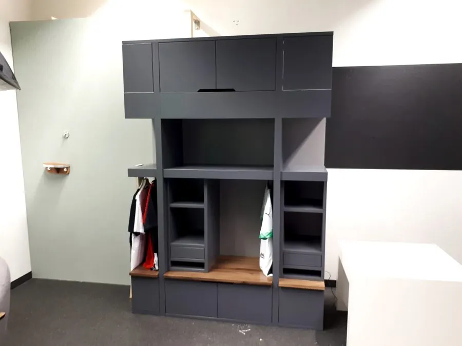 Garderobe in Anthrazit mit offenem Bereich — Björn Schillinger Schreinermeister, Germering