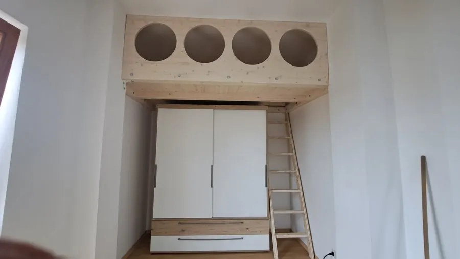 Kinderhochbett mit Treppe und Stauraum darunter — Björn Schillinger Schreinermeister, Germering